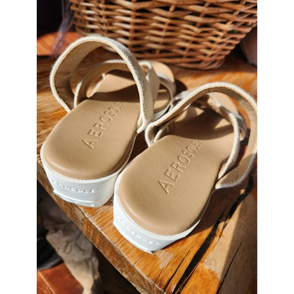 Aerosoles Wedge Comfort Sandal Natural‎ Gold Accents sz 7
